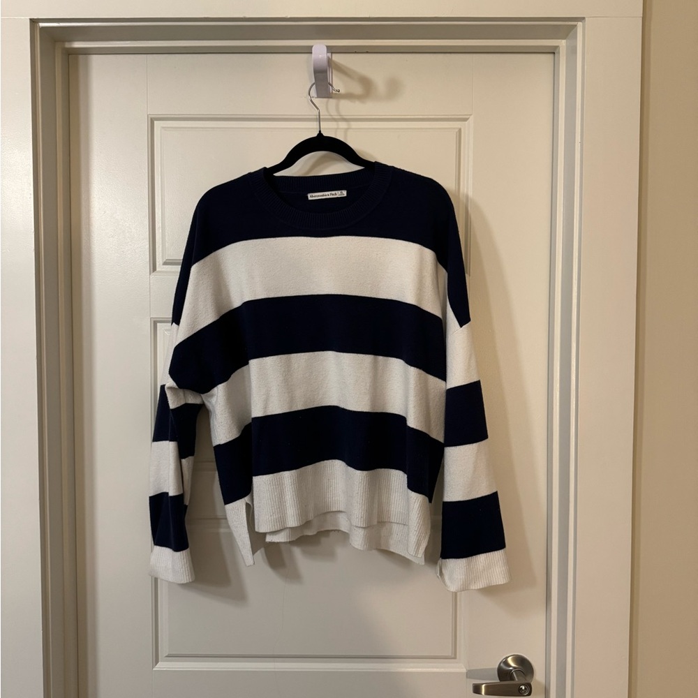 Abercrombie & Fitch Navy and White Striped Sweater